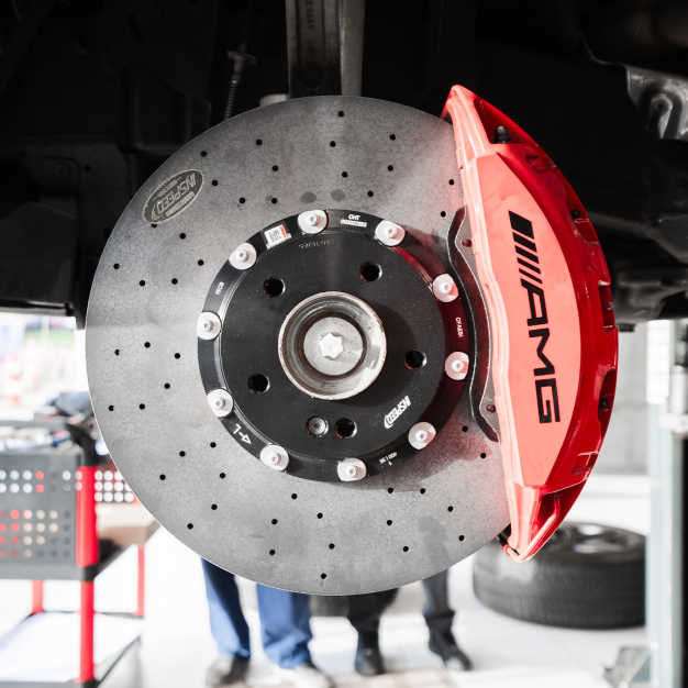 Mercedes-AMG G63 Installation of carbon-ceramic brake systems 